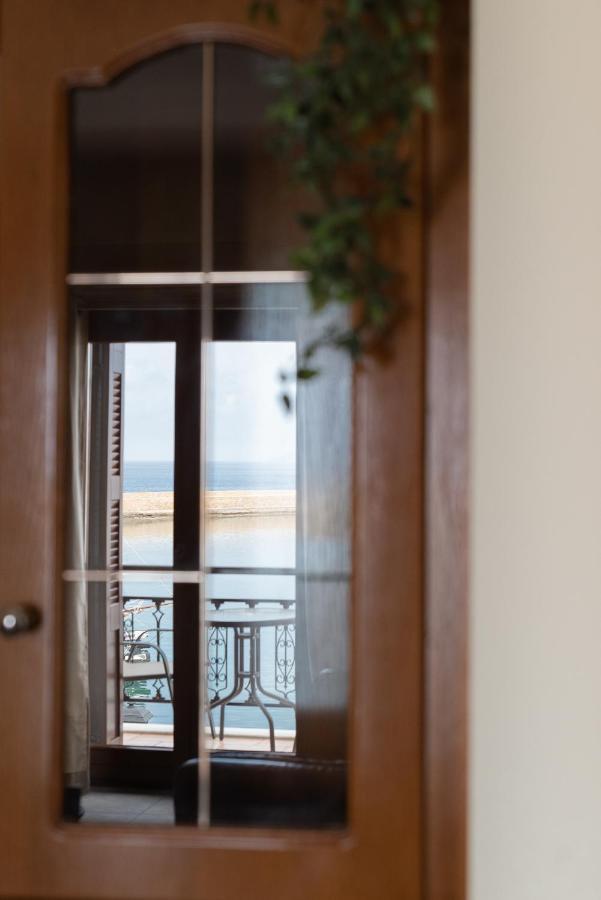 Destino Home Overlooking The Venetian Port Of Chania Chania  Buitenkant foto