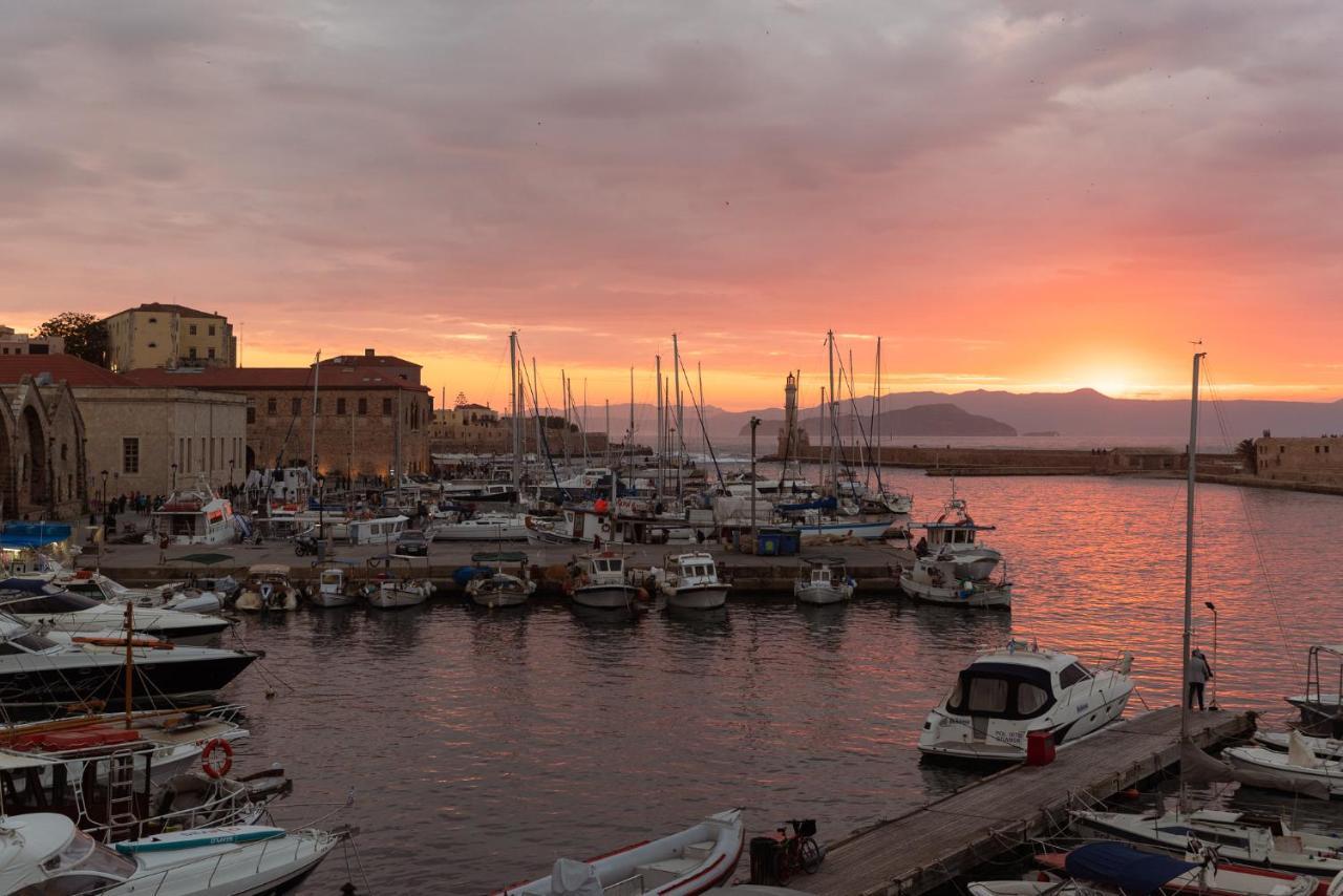 Destino Home Overlooking The Venetian Port Of Chania Chania  Buitenkant foto