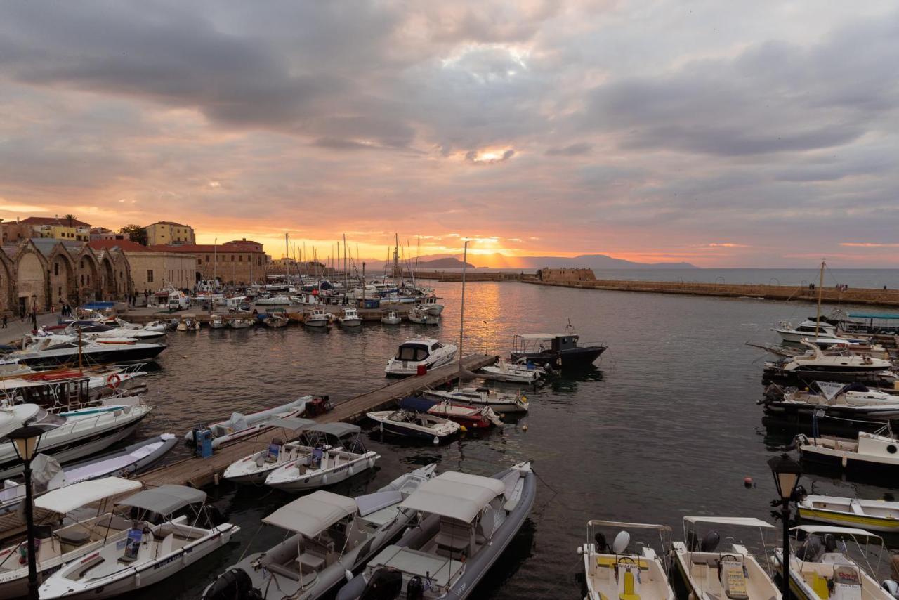 Destino Home Overlooking The Venetian Port Of Chania Chania  Buitenkant foto