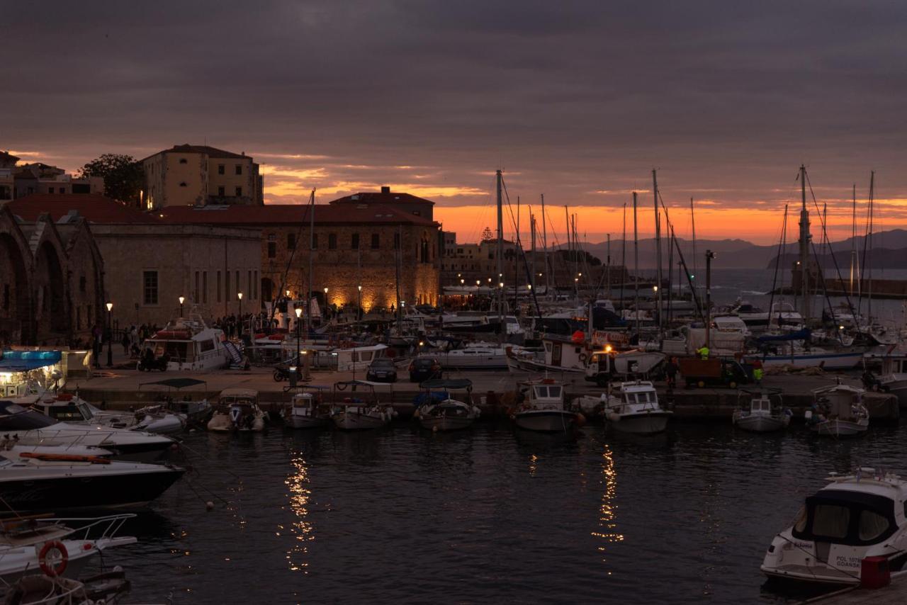 Destino Home Overlooking The Venetian Port Of Chania Chania  Buitenkant foto