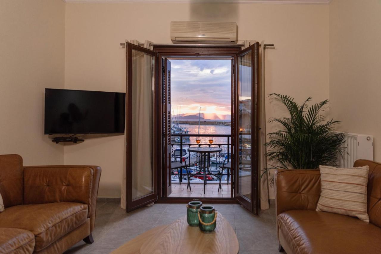 Destino Home Overlooking The Venetian Port Of Chania Chania  Buitenkant foto
