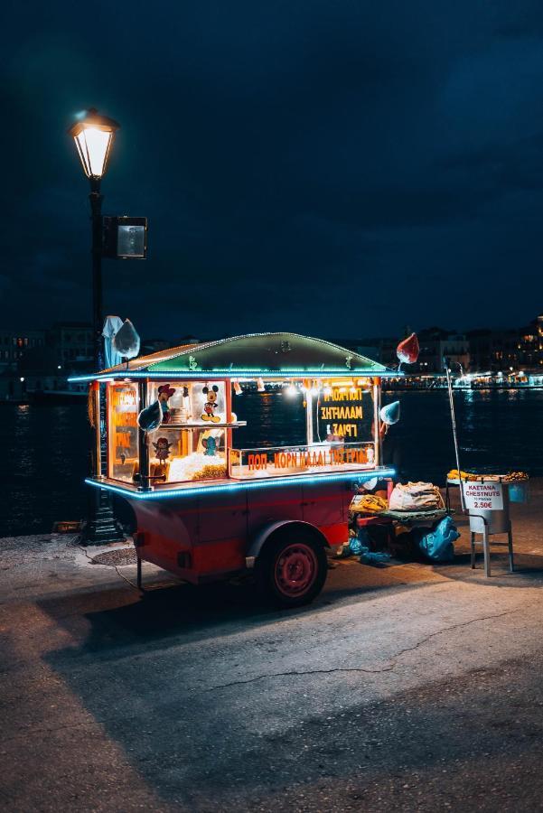 Destino Home Overlooking The Venetian Port Of Chania Chania  Buitenkant foto