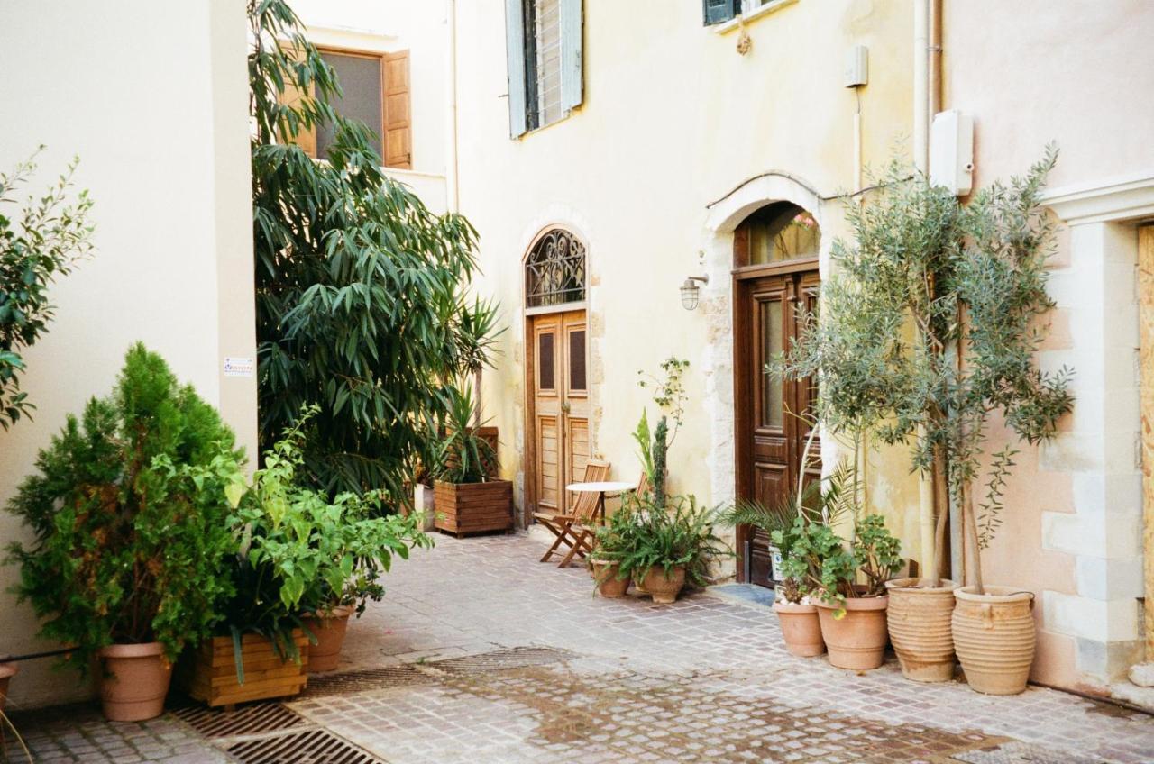 Destino Home Overlooking The Venetian Port Of Chania Chania  Buitenkant foto