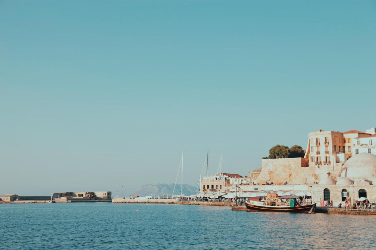 Destino Home Overlooking The Venetian Port Of Chania Chania  Buitenkant foto
