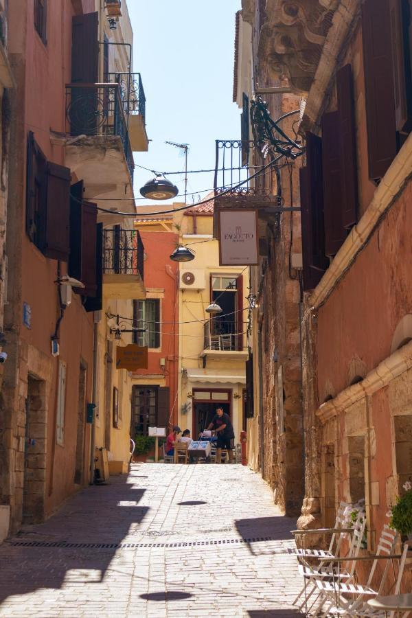 Destino Home Overlooking The Venetian Port Of Chania Chania  Buitenkant foto